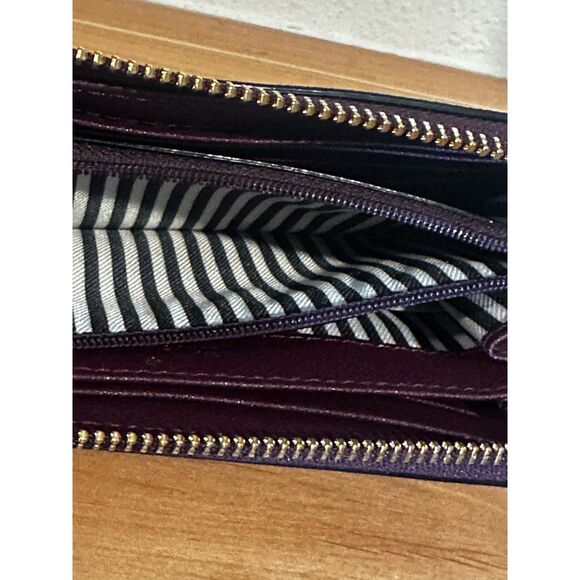 Kate Spade Cameron Street Perforated Rose Lacey Wallet in Deep Plum EUC - Picture 7 of 9